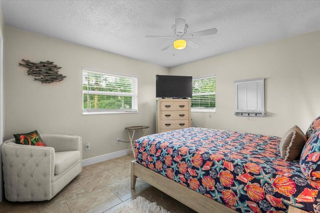 For Rent: $2,495 (3 beds, 2 baths, 1015 Square Feet)