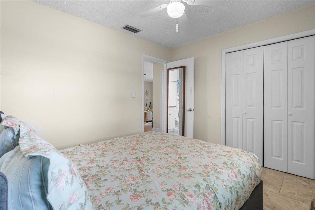 For Rent: $2,495 (3 beds, 2 baths, 1015 Square Feet)