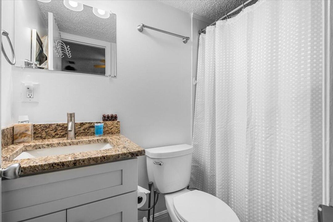 For Rent: $2,495 (3 beds, 2 baths, 1015 Square Feet)