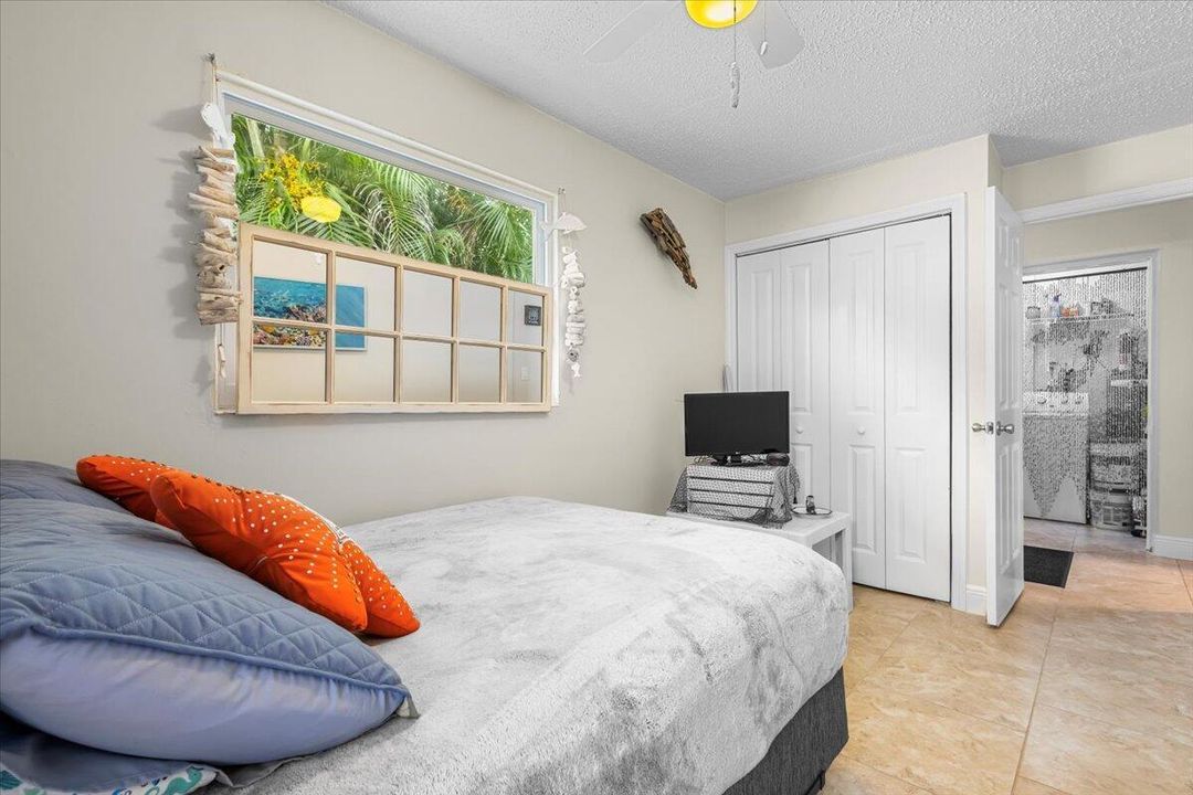 For Rent: $2,495 (3 beds, 2 baths, 1015 Square Feet)