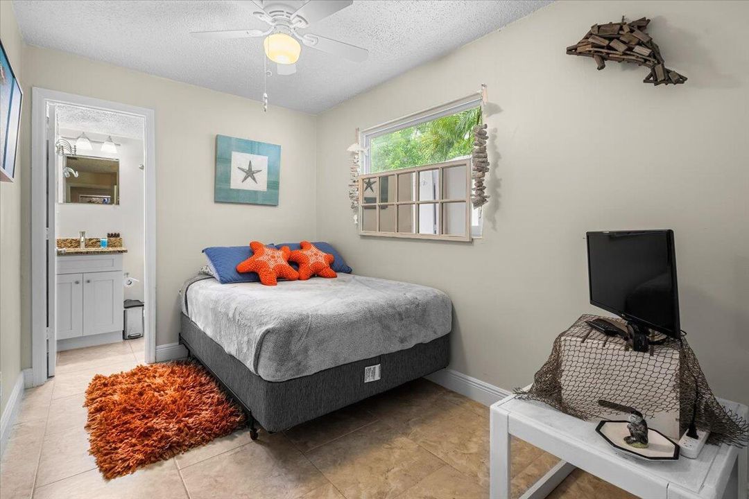 For Rent: $2,495 (3 beds, 2 baths, 1015 Square Feet)