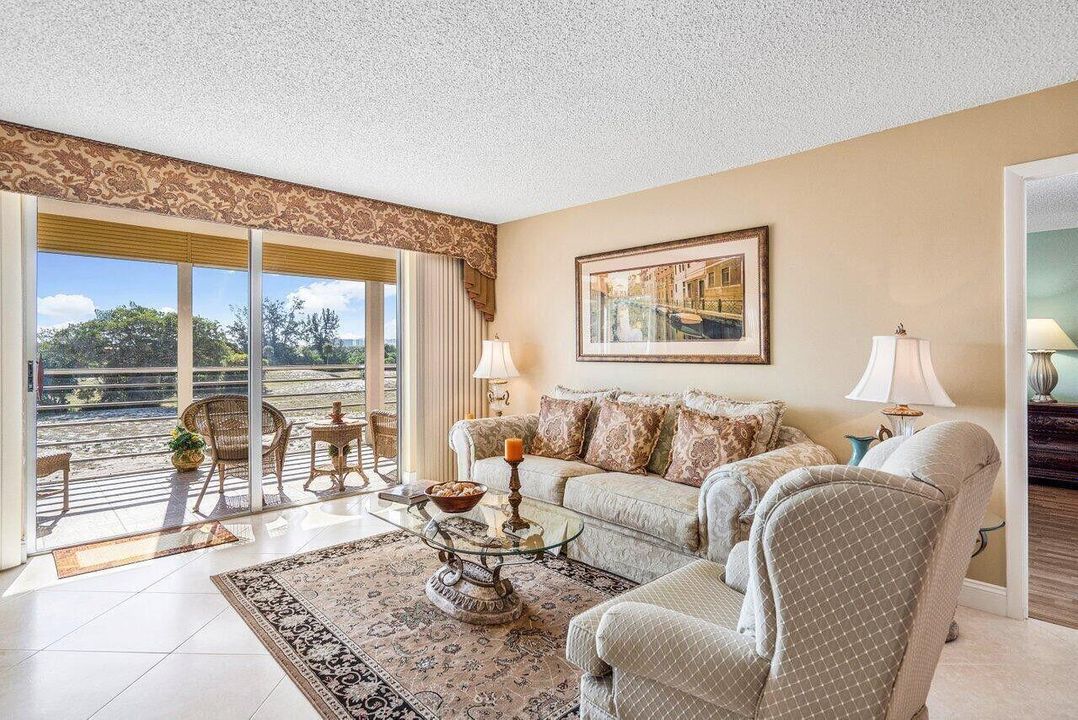 В аренду: $2,600 (2 спален, 2 ванн, 1300 Квадратных фут)