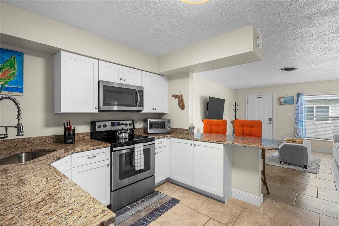 For Rent: $2,495 (3 beds, 2 baths, 1015 Square Feet)