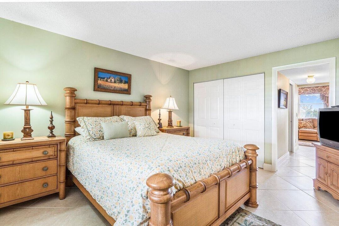 В аренду: $2,600 (2 спален, 2 ванн, 1300 Квадратных фут)