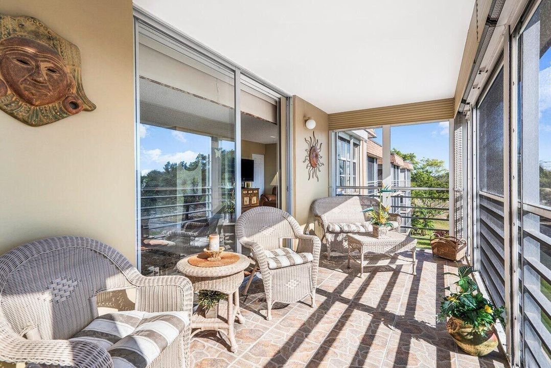 В аренду: $2,600 (2 спален, 2 ванн, 1300 Квадратных фут)