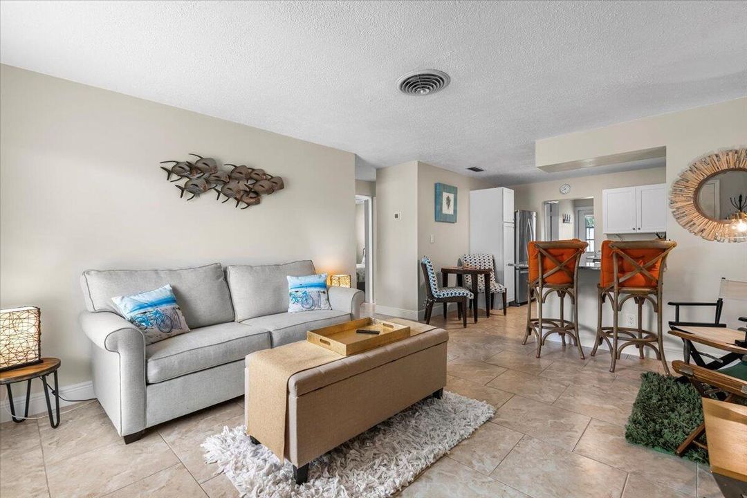 For Rent: $2,495 (3 beds, 2 baths, 1015 Square Feet)