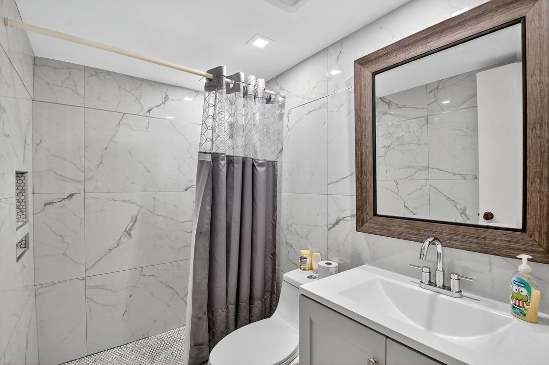 En Venta: $305,000 (2 camas, 2 baños, 1252 Pies cuadrados)