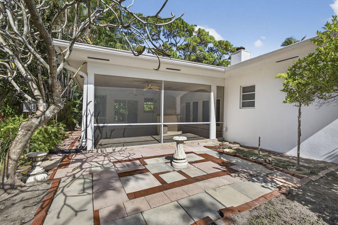 For Sale: $1,350,000 (3 beds, 2 baths, 1917 Square Feet)