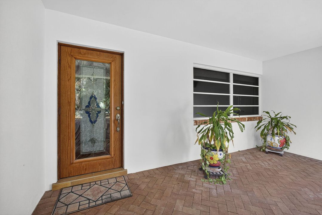 For Sale: $1,350,000 (3 beds, 2 baths, 1917 Square Feet)