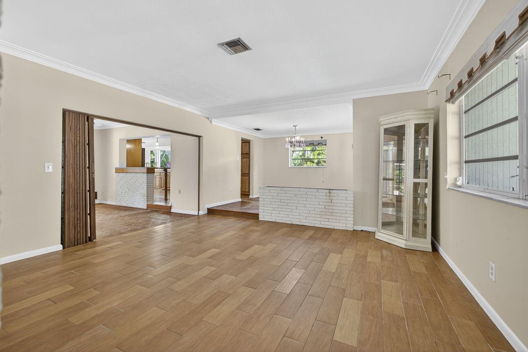 For Sale: $1,350,000 (3 beds, 2 baths, 1917 Square Feet)