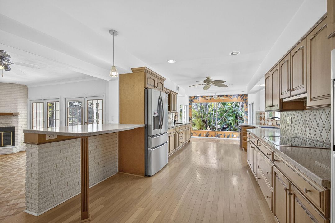 For Sale: $1,350,000 (3 beds, 2 baths, 1917 Square Feet)