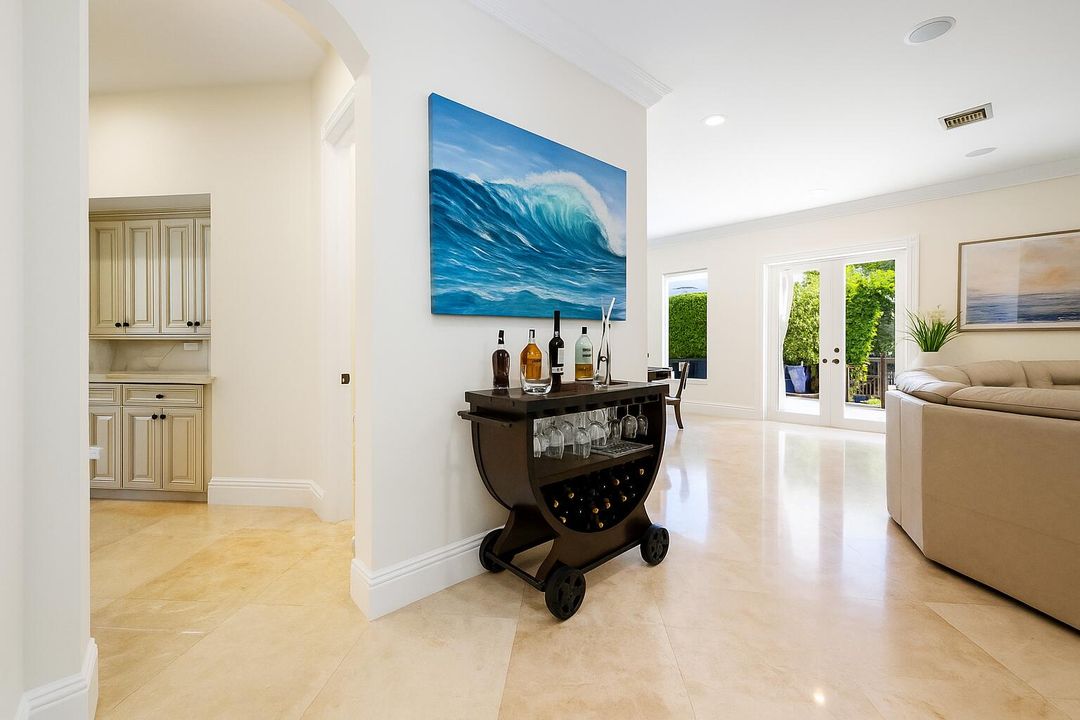 For Sale: $4,599,000 (6 beds, 6 baths, 4827 Square Feet)