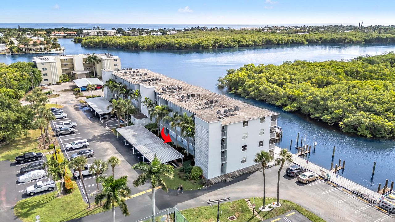 En Venta: $329,900 (2 camas, 2 baños, 899 Pies cuadrados)