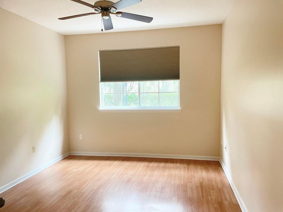 For Rent: $1,830 (1 beds, 1 baths, 820 Square Feet)