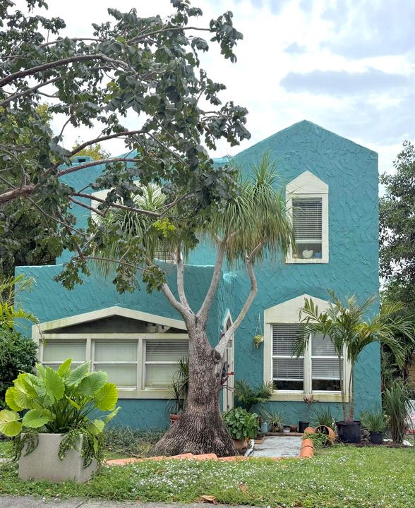 Recently Sold: $449,000 (3 beds, 1 baths, 1256 Square Feet)