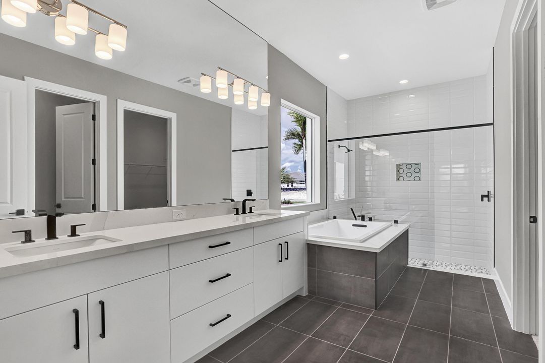 Под контрактом: $1,089,000 (3 спален, 3 ванн, 2718 Квадратных фут)