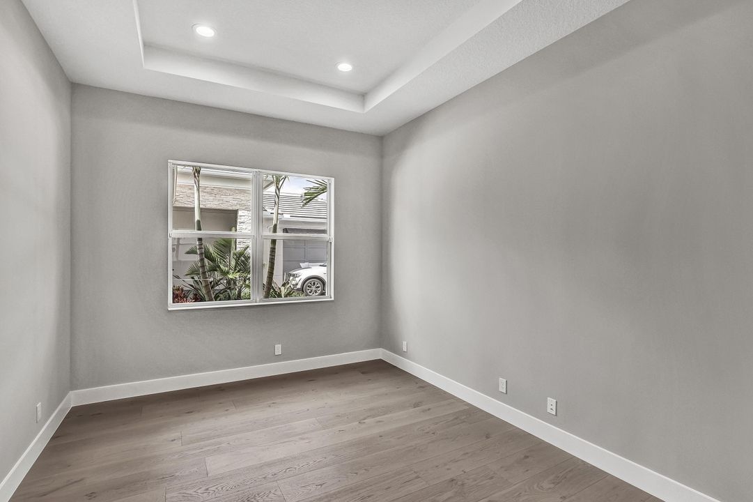 Под контрактом: $1,089,000 (3 спален, 3 ванн, 2718 Квадратных фут)