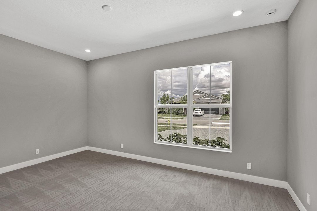 Под контрактом: $1,089,000 (3 спален, 3 ванн, 2718 Квадратных фут)