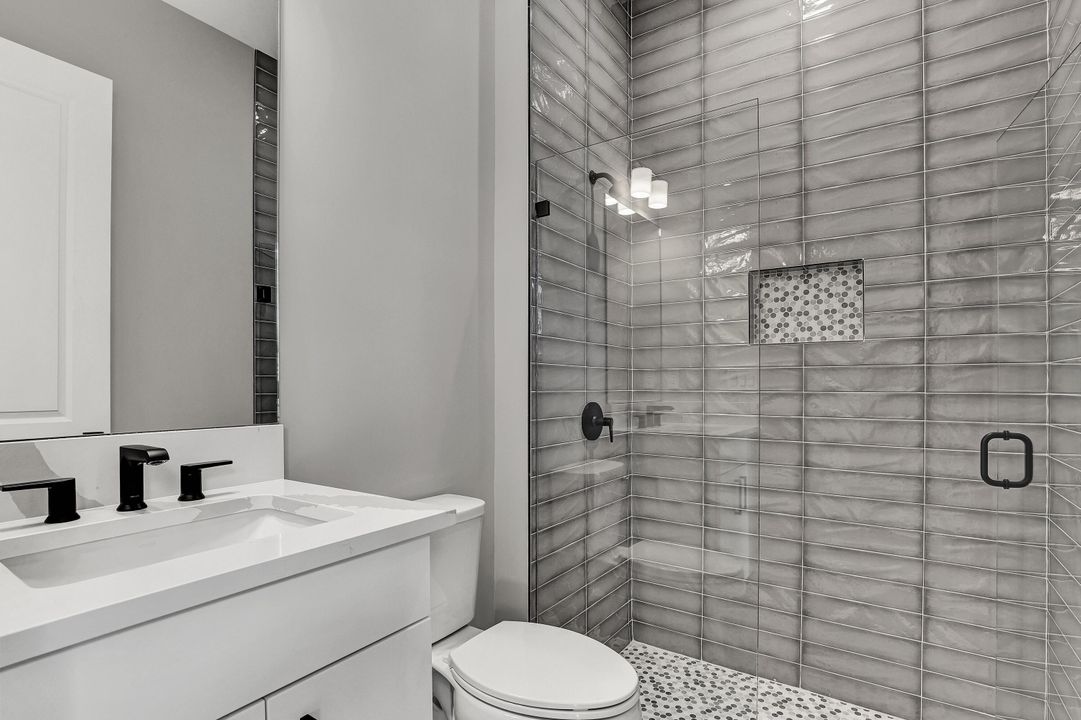 Под контрактом: $1,089,000 (3 спален, 3 ванн, 2718 Квадратных фут)