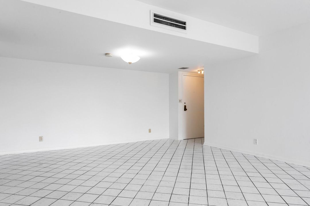 For Sale: $495,000 (2 beds, 2 baths, 1210 Square Feet)