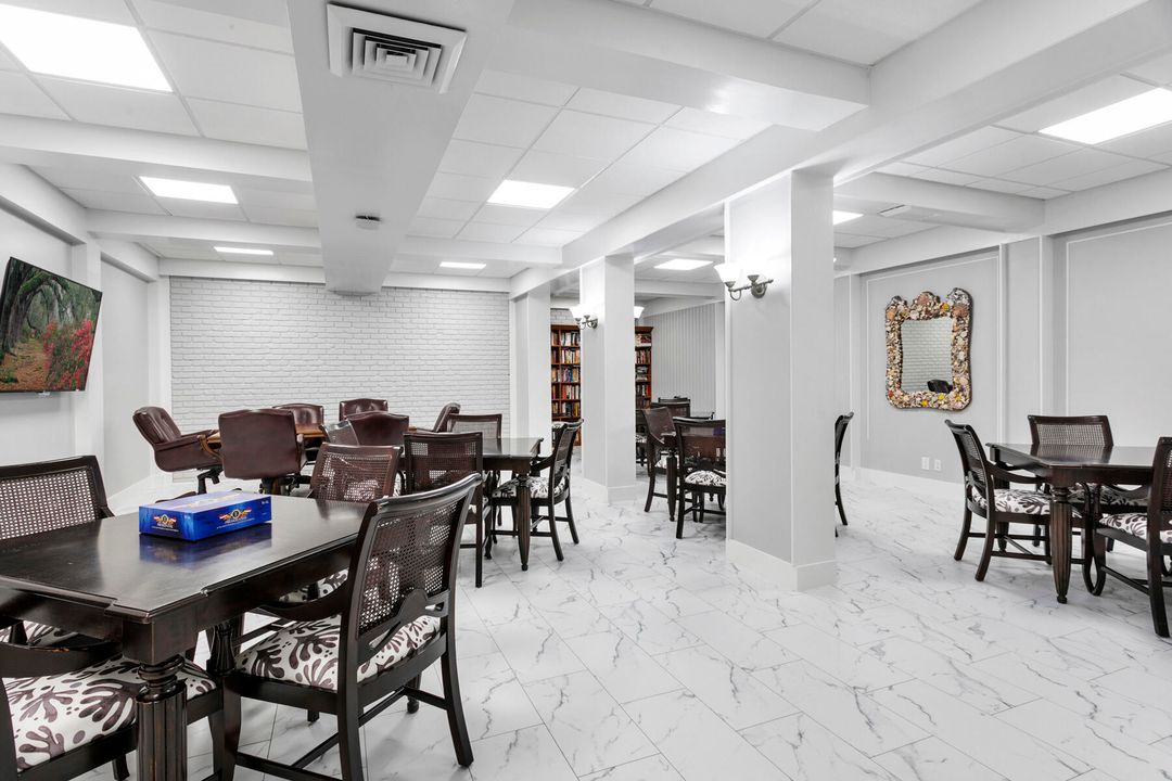 For Sale: $495,000 (2 beds, 2 baths, 1210 Square Feet)