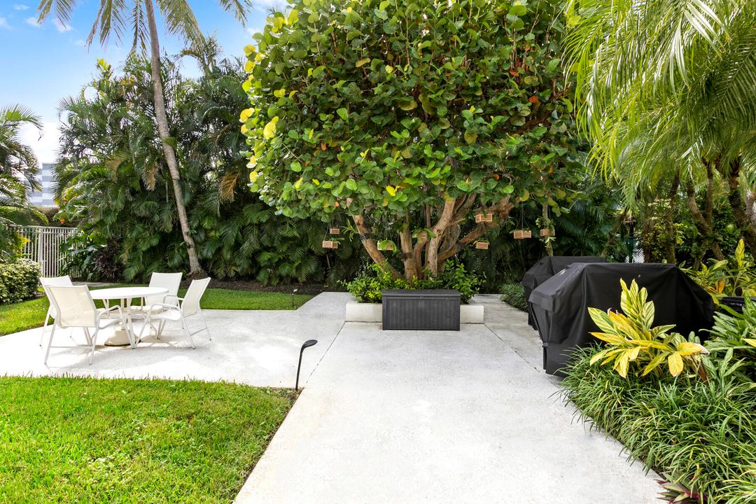 For Sale: $495,000 (2 beds, 2 baths, 1210 Square Feet)