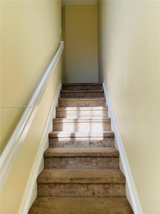 For Sale: $209,000 (3 beds, 2 baths, 1049 Square Feet)