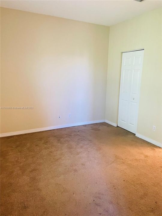 For Sale: $209,000 (3 beds, 2 baths, 1049 Square Feet)