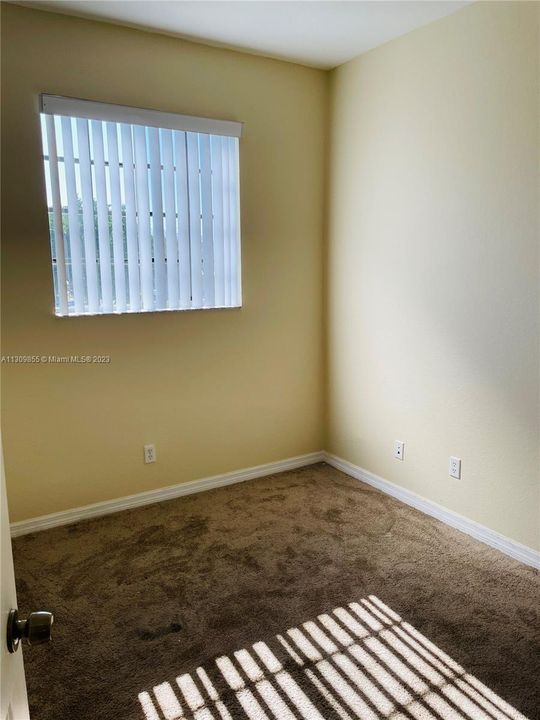 For Sale: $209,000 (3 beds, 2 baths, 1049 Square Feet)