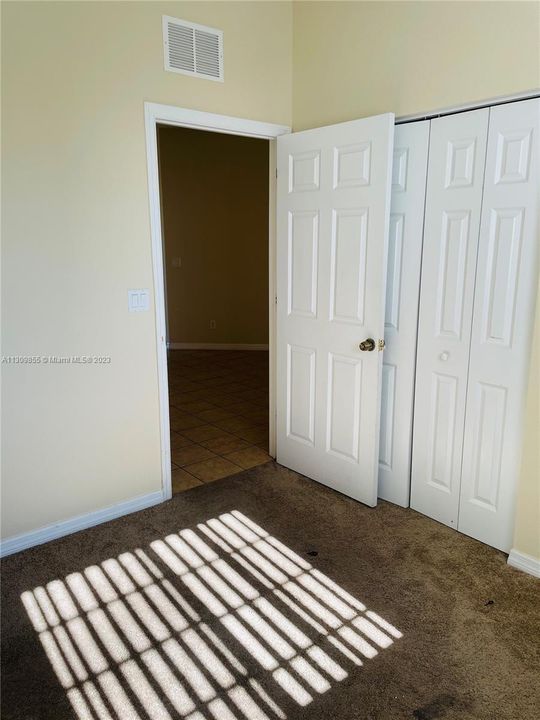 For Sale: $209,000 (3 beds, 2 baths, 1049 Square Feet)