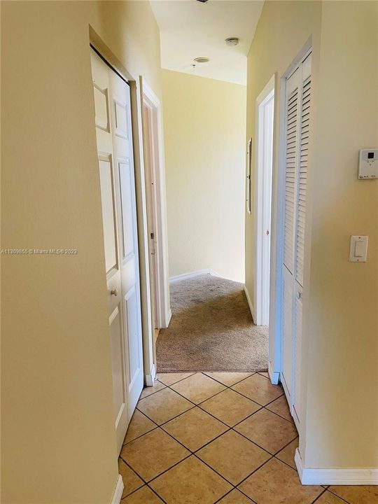 For Sale: $209,000 (3 beds, 2 baths, 1049 Square Feet)