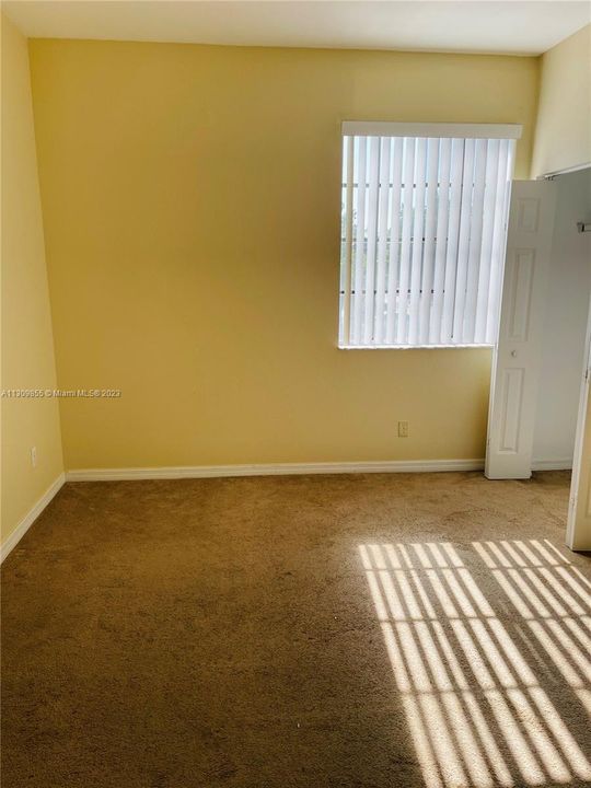 For Sale: $209,000 (3 beds, 2 baths, 1049 Square Feet)