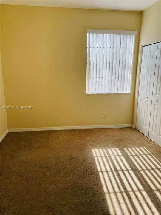 For Sale: $209,000 (3 beds, 2 baths, 1049 Square Feet)