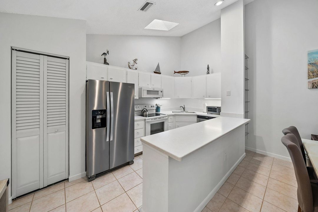 Activo con contrato: $525,000 (2 camas, 2 baños, 1100 Pies cuadrados)