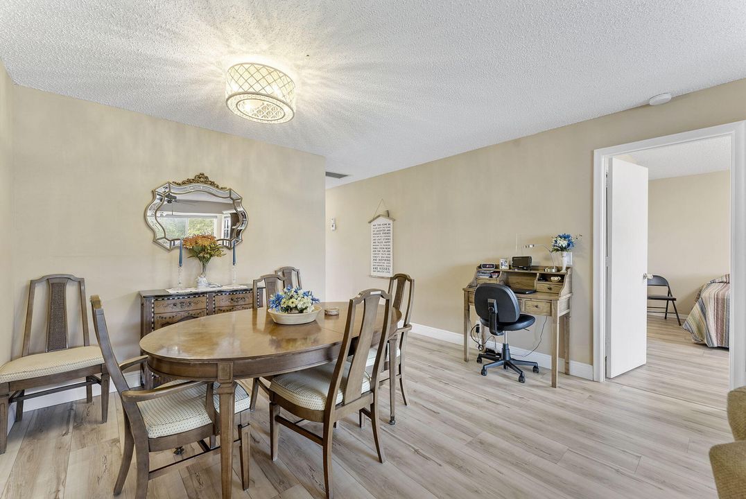 For Sale: $210,000 (2 beds, 2 baths, 1167 Square Feet)