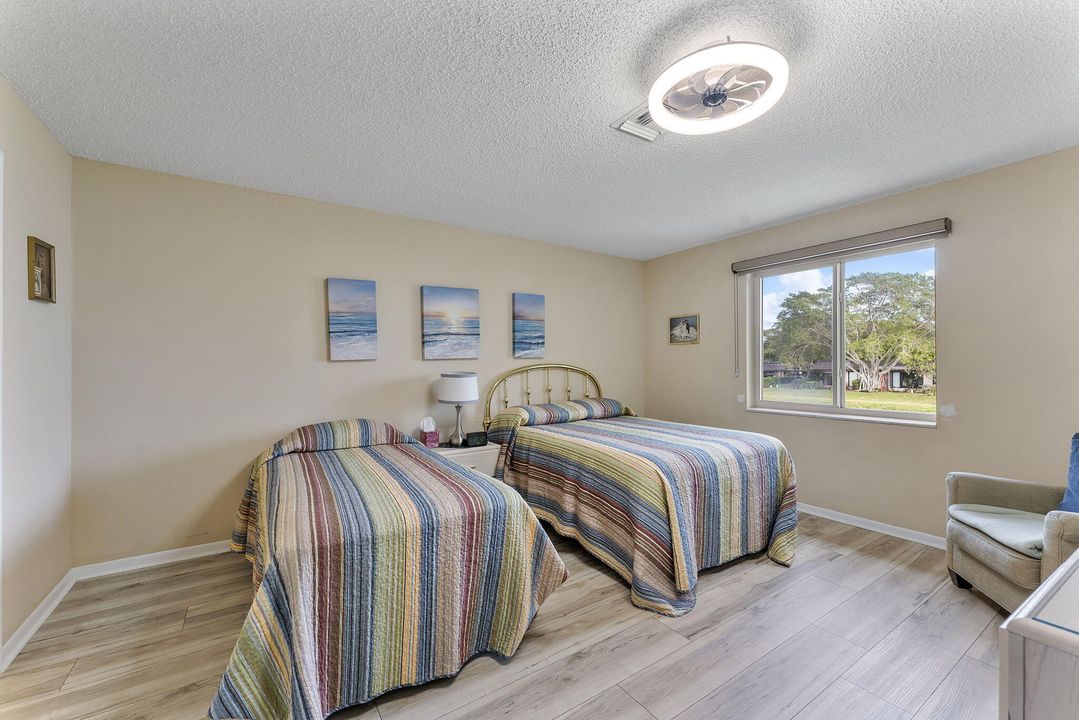 For Sale: $210,000 (2 beds, 2 baths, 1167 Square Feet)