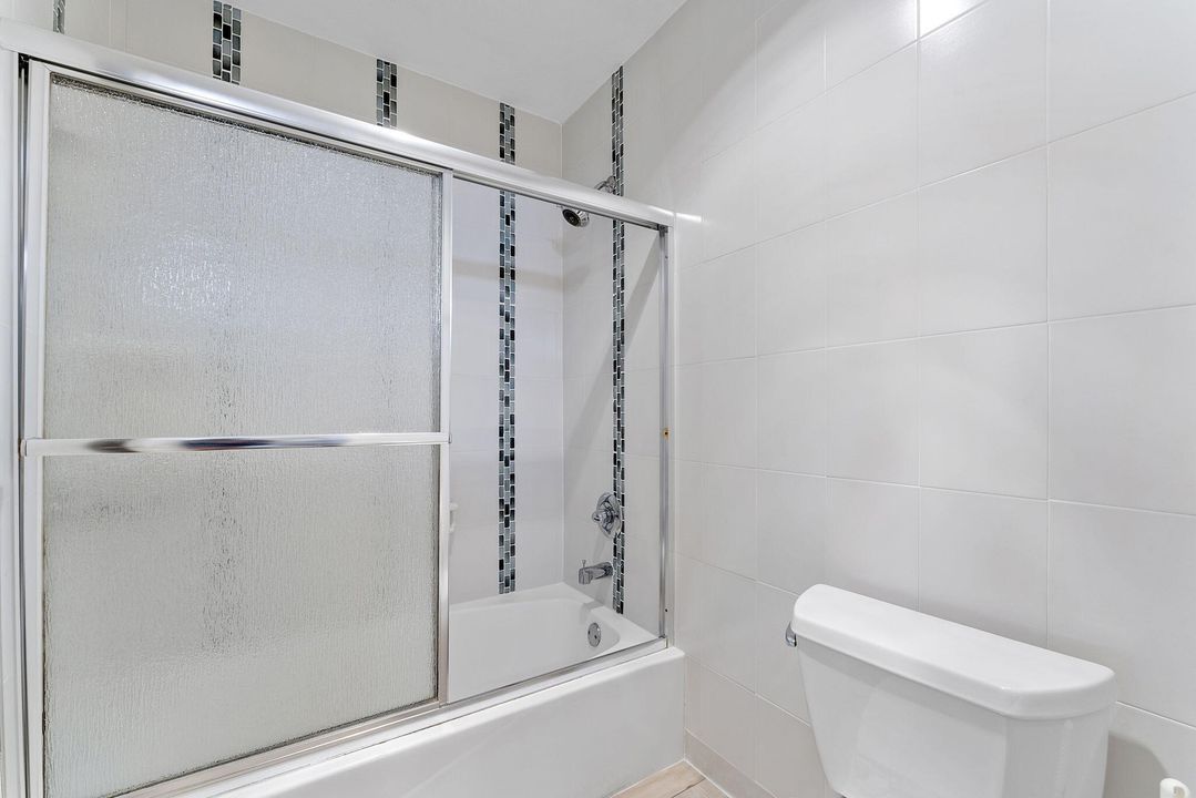 For Sale: $210,000 (2 beds, 2 baths, 1167 Square Feet)