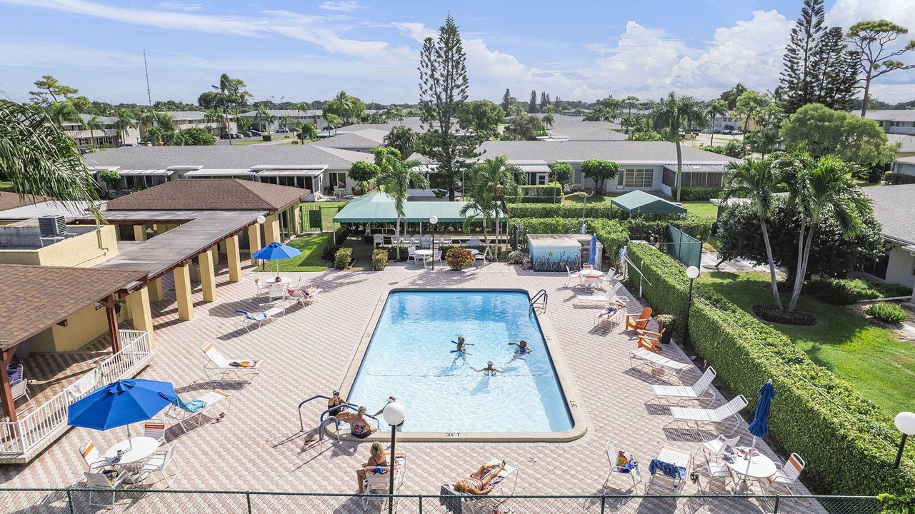 For Sale: $210,000 (2 beds, 2 baths, 1167 Square Feet)