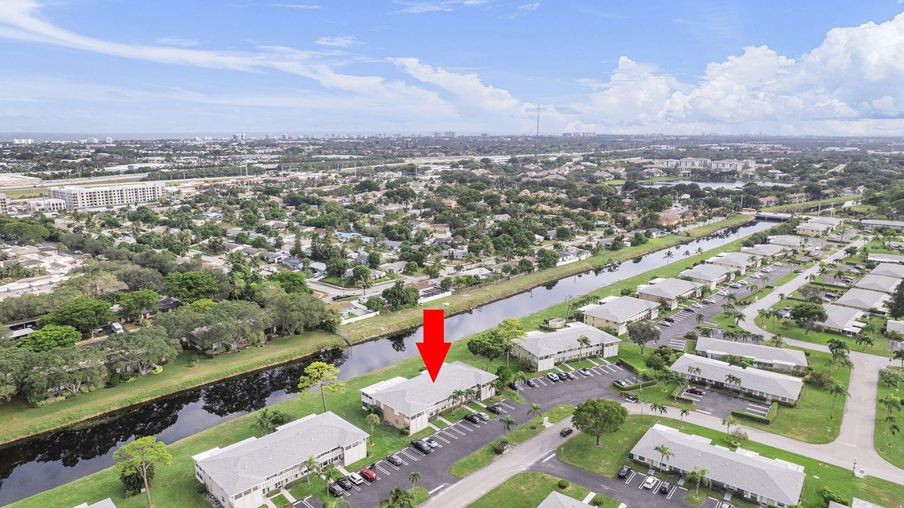 For Sale: $210,000 (2 beds, 2 baths, 1167 Square Feet)