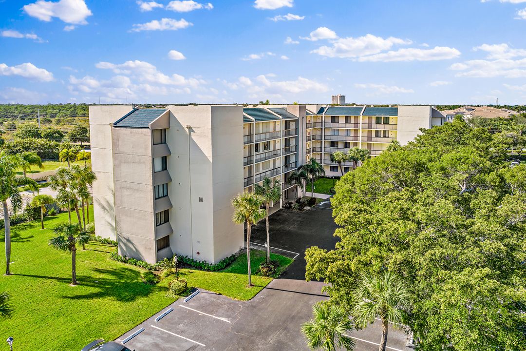 Activo con contrato: $3,000 (3 camas, 3 baños, 1800 Pies cuadrados)