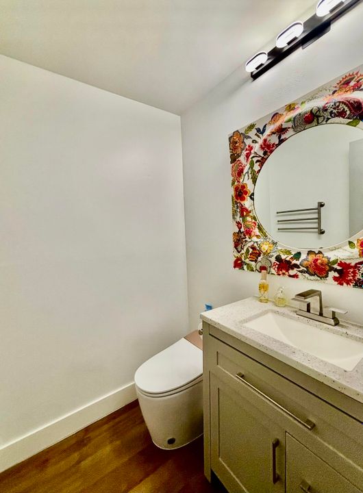 待售: $229,000 (1 贝兹, 1 浴室, 954 平方英尺)