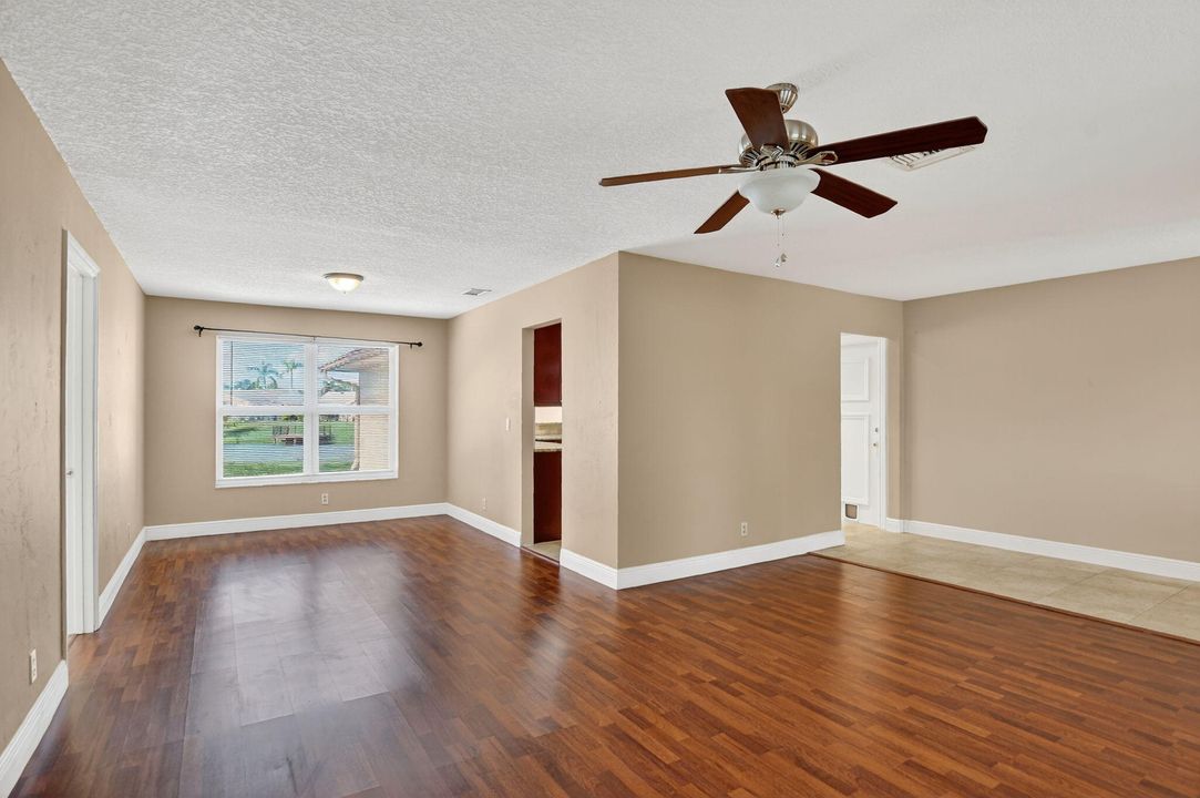 На продажу: $749,000 (3 спален, 2 ванн, 1837 Квадратных фут)