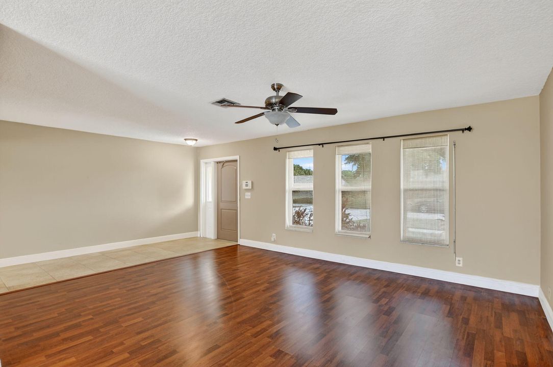 На продажу: $749,000 (3 спален, 2 ванн, 1837 Квадратных фут)