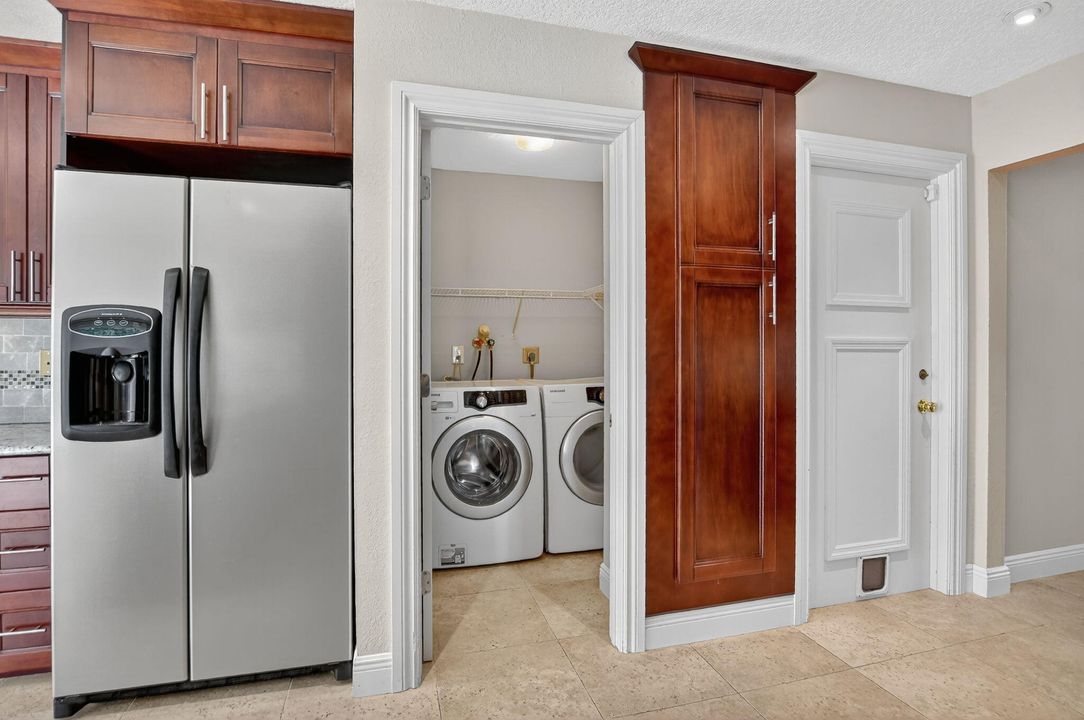 На продажу: $749,000 (3 спален, 2 ванн, 1837 Квадратных фут)