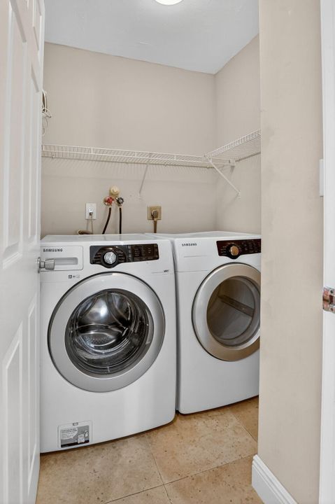 На продажу: $749,000 (3 спален, 2 ванн, 1837 Квадратных фут)