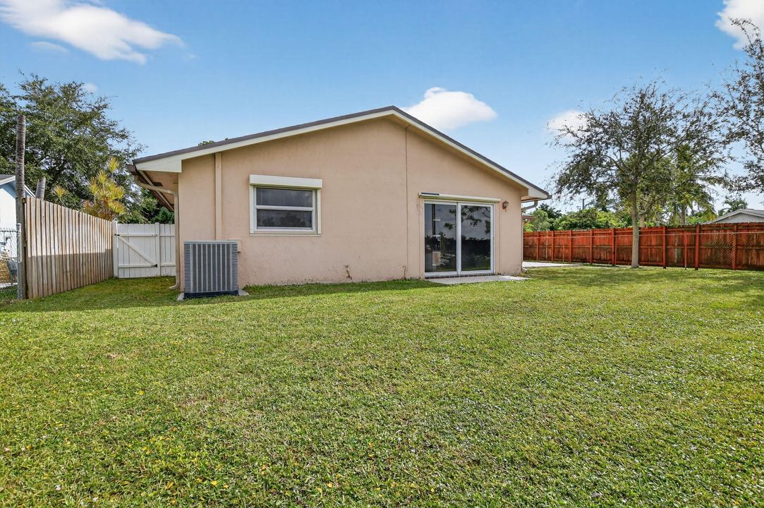 На продажу: $749,000 (3 спален, 2 ванн, 1837 Квадратных фут)