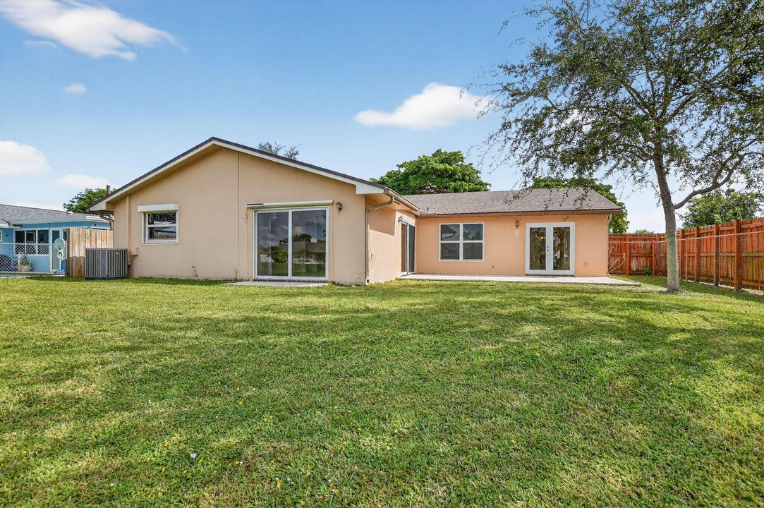 На продажу: $749,000 (3 спален, 2 ванн, 1837 Квадратных фут)