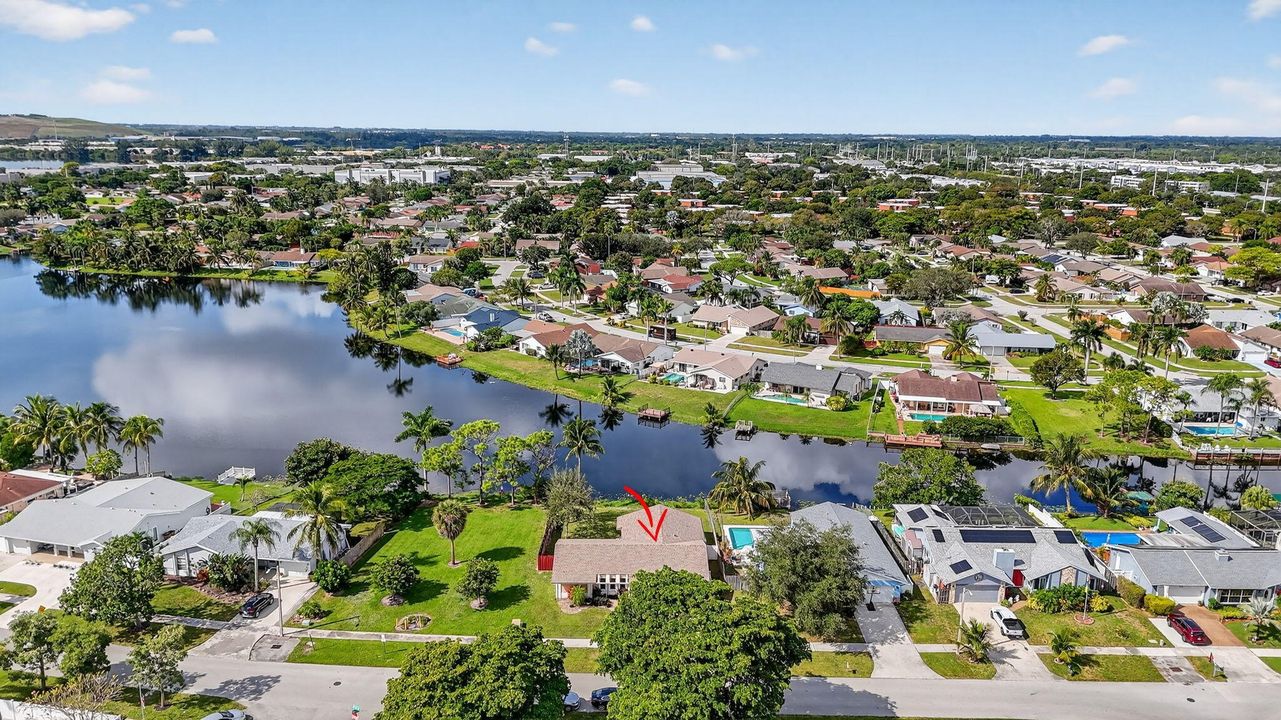 На продажу: $749,000 (3 спален, 2 ванн, 1837 Квадратных фут)