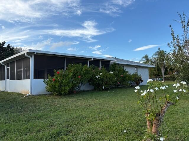 出租: $2,300 (2 贝兹, 2 浴室, 1574 平方英尺)