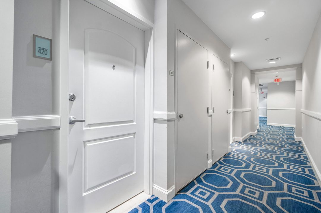 待售: $438,900 (1 贝兹, 1 浴室, 889 平方英尺)